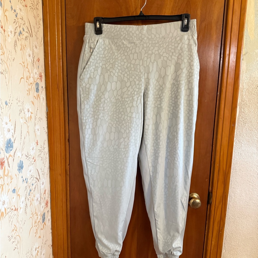 Athleta Women’s Light Green Joggers Size L